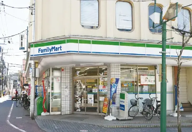 ファミリーマート相模原東林間駅前店